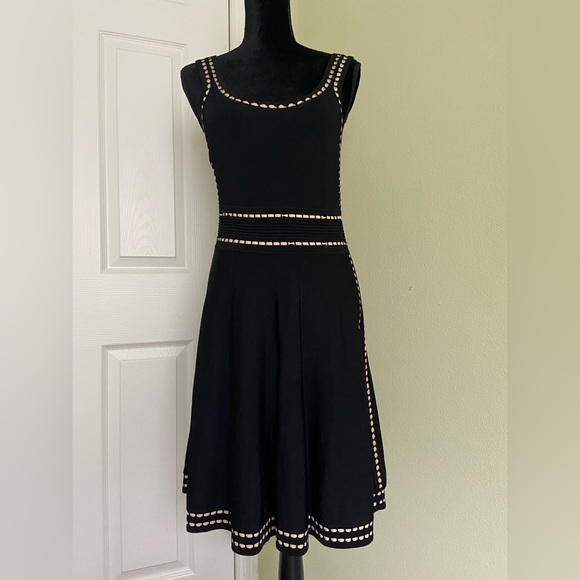 Alice + Olivia Sleeveless A-line Knit Dress - Picture 2 of 12